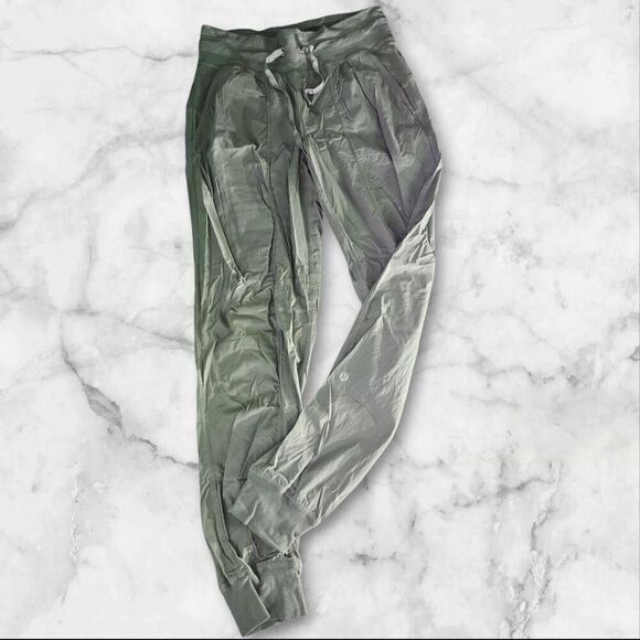 Lululemon Size 4 Dance Studio Pants - Picture 1 of 6